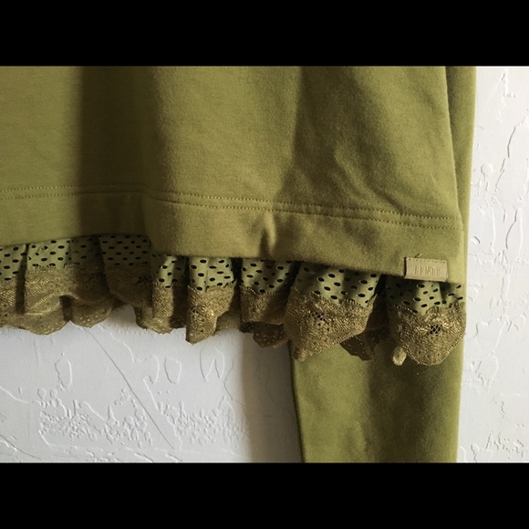 Dark olive laced Fenty long sleeved NWTcropped tee - Picture 2 of 6
